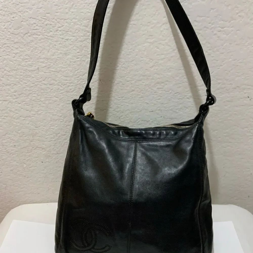 Vintage Chanel Leather black Shoulder Hobo Bag